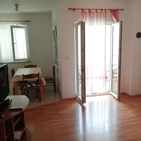 Lea Apartment *