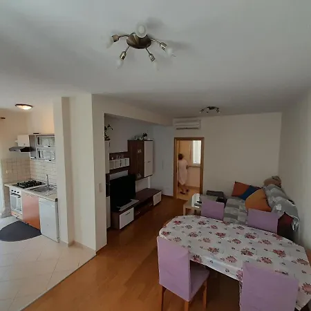 Apartment Lea *
