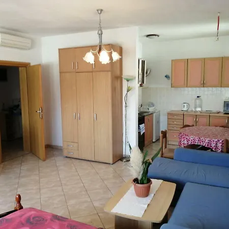 Lea Apartment *